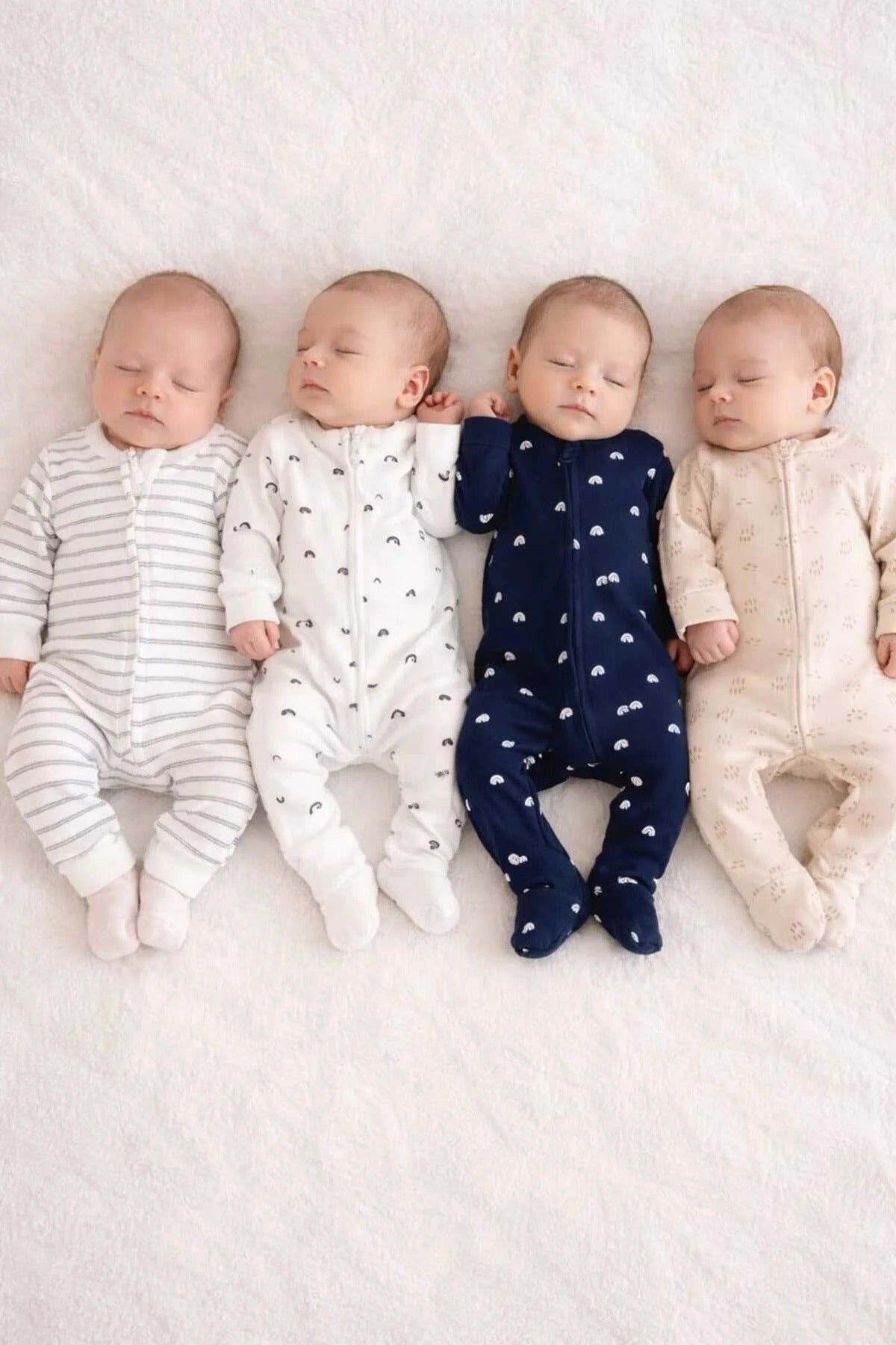 0-3 Ay Yenidoğan Bebek Tulumları – Pamuklu, Fermuarlı, Yumuşak Desenli 4 lü Set