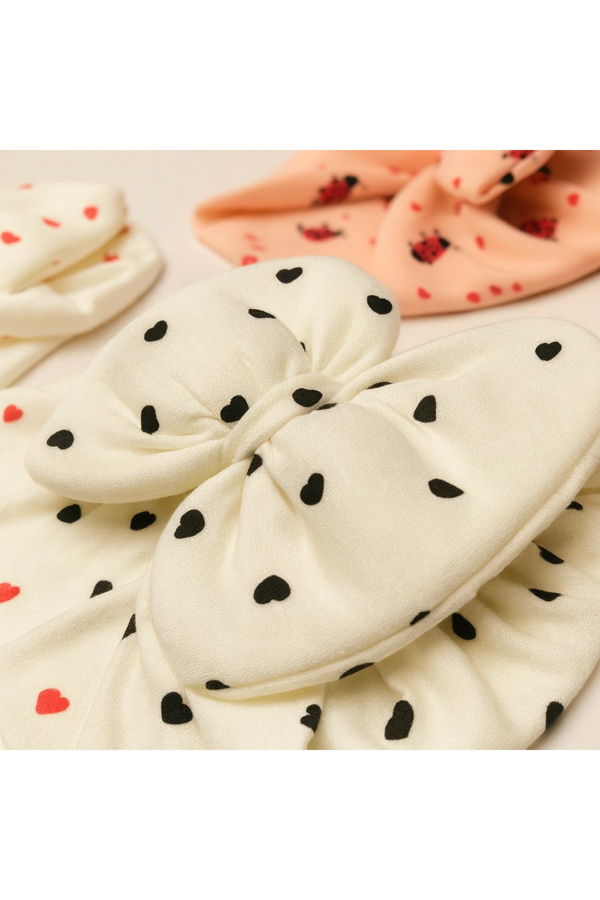 3 Adet Kız Bebek Bone Bandana 0/2 Yaş Pamuklu Soft Yaz Renkleri(GÖRSEL DESENLERİ GÖNDERİLECEKTİR)